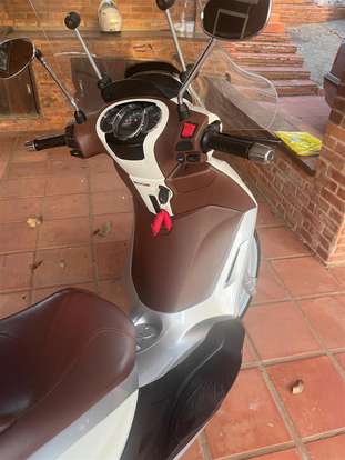 PIAGGIO-BEVERLY 300 PIAGGIO-BEVERLY 300-2010