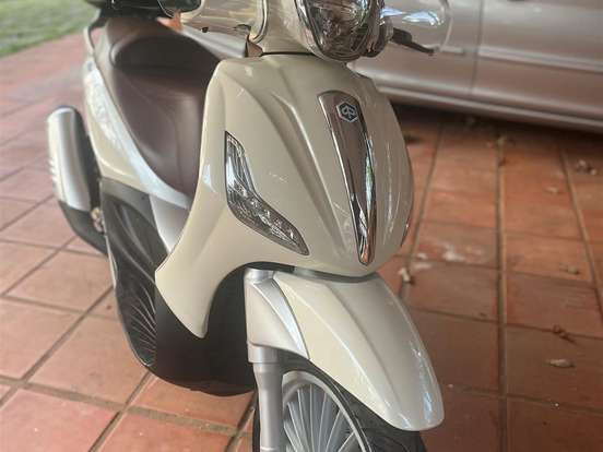 PIAGGIO-BEVERLY 300 PIAGGIO-BEVERLY 300-2010