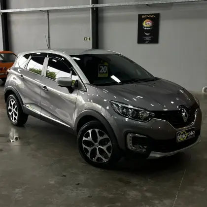 RENAULT CAPTUR 1.6 16V SCE FLEX BOSE X-TRONIC RENAULT CAPTUR 1.6 16V SCE FLEX BOSE X-TRONIC