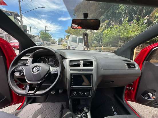 VOLKSWAGEN-FOX-2021