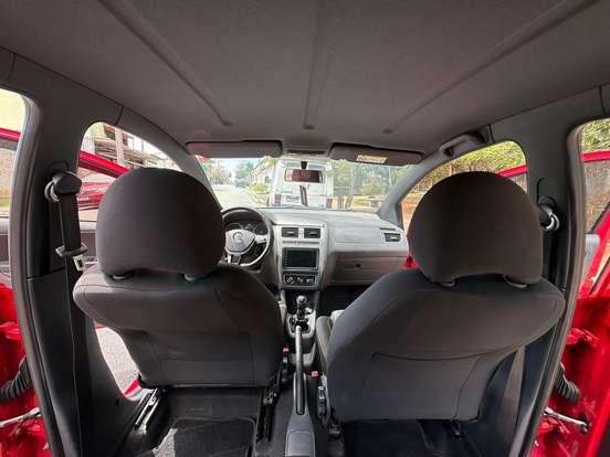 VOLKSWAGEN-FOX-2021