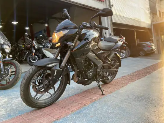 BAJAJ-DOMINAR 200-2025