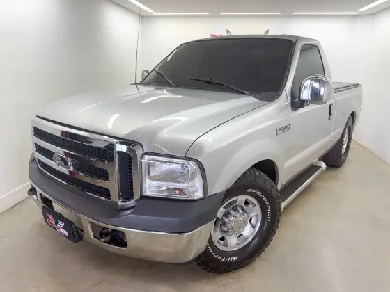 FORD F-250 3.9 XLT 4X2 CS DIESEL 2P MANUAL FORD F-250 3.9 XLT 4X2 CS DIESEL 2P MANUAL