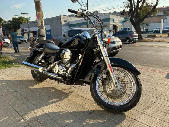 HONDA SHADOW 750 