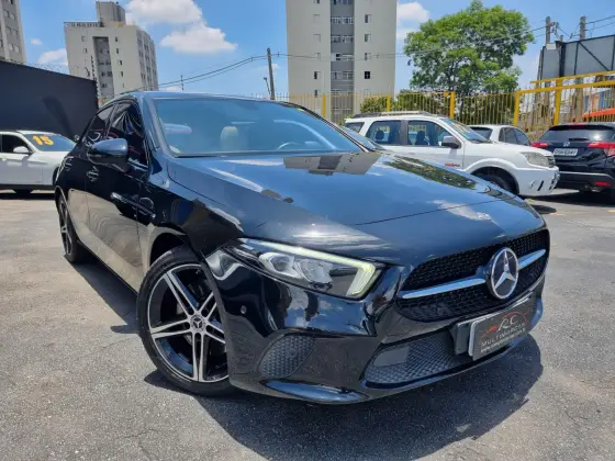 MERCEDES-BENZ A 250 2.0 CGI GASOLINA SPORT 7G-DCT MERCEDES-BENZ A 250 2.0 CGI GASOLINA SPORT 7G-DCT