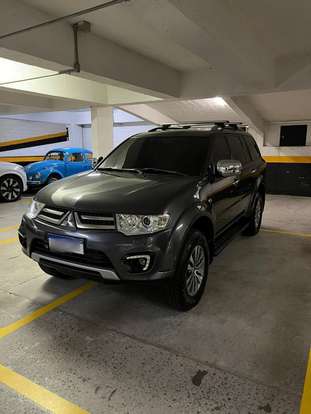 MITSUBISHI-PAJERO-2017