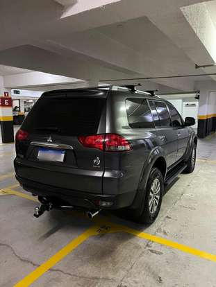 MITSUBISHI-PAJERO-2017