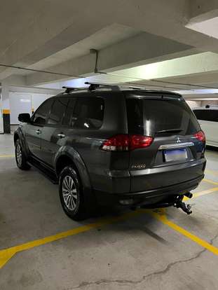 MITSUBISHI-PAJERO-2017