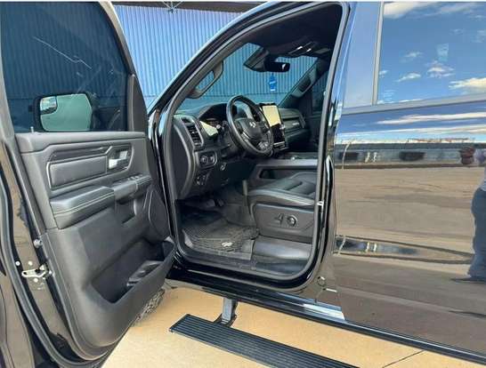 RAM-1500-5.7 V8 GASOLINA REBEL CD 4X4 AUTOMÁTICO RAM-1500-2022
