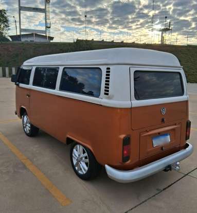VOLKSWAGEN-KOMBI-1.6 MI STD 8V GASOLINA 3P MANUAL VOLKSWAGEN-KOMBI-2003