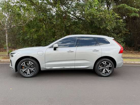 VOLVO-XC60-2021