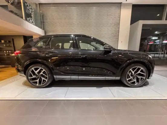 AUDI-Q6 E-TRON-2025