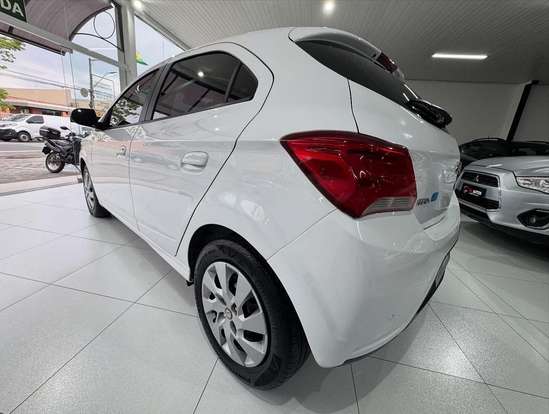 CHEVROLET-ONIX-2017
