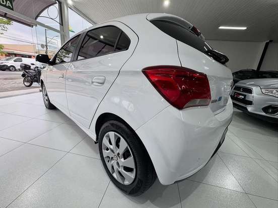 CHEVROLET-ONIX-1.4 MPFI LT 8V FLEX 4P MANUAL CHEVROLET-ONIX-2017