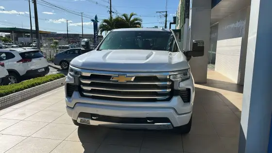 CHEVROLET SILVERADO 5.3 V8 GASOLINA 1500 HIGH COUNTRY 4X4 AUTOMÁTICO CHEVROLET SILVERADO 5.3 V8 GASOLINA 1500 HIGH COUNTRY 4X4 AUTOMÁTICO