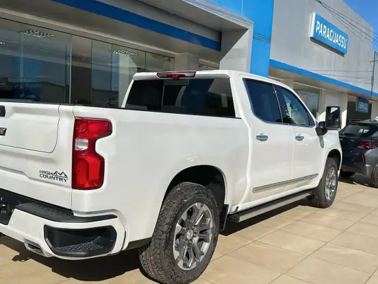 CHEVROLET-SILVERADO-5.3 V8 GASOLINA 1500 HIGH COUNTRY 4X4 AUTOMÁTICO CHEVROLET-SILVERADO-2024