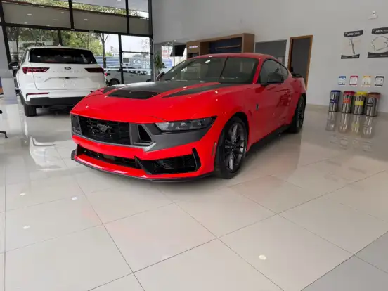 FORD-MUSTANG-2025