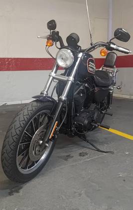 HARLEY-DAVIDSON SPORTSTER XL 883 R 