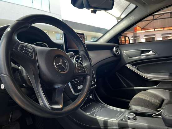 MERCEDES-BENZ-GLA 200-1.6 CGI FLEX ADVANCE 7G-DCT MERCEDES-BENZ-GLA 200-2017