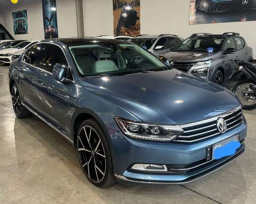 VOLKSWAGEN-PASSAT-2018