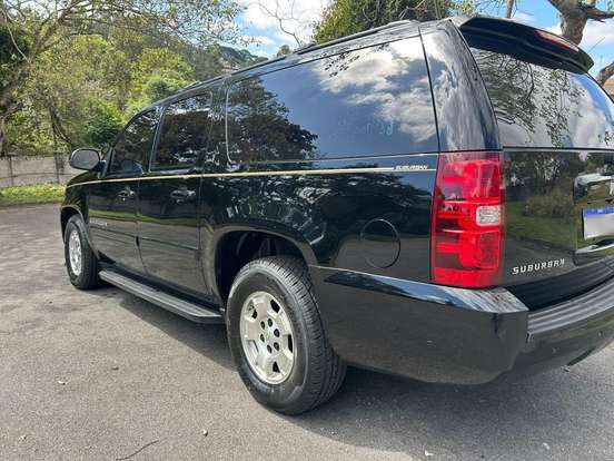 CHEVROLET-SUBURBAN-2009