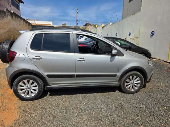 VOLKSWAGEN-CROSSFOX-1.6 MI FLEX 8V 4P AUTOMATIZADO VOLKSWAGEN-CROSSFOX-2014