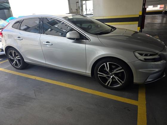 VOLVO V40 2.0 T5 R-DESIGN GASOLINA 4P AUTOMÁTICO
