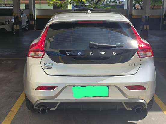 VOLVO-V40-2.0 T5 R-DESIGN GASOLINA 4P AUTOMÁTICO VOLVO-V40-2018