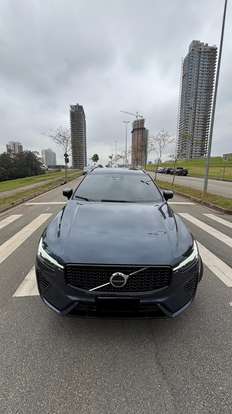 VOLVO-XC60-2023