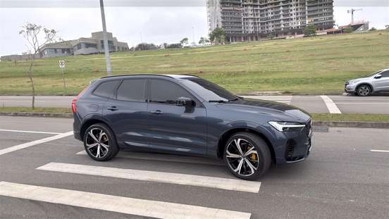 VOLVO-XC60-2023