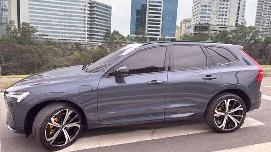 VOLVO-XC60-2023
