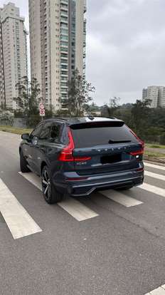 VOLVO-XC60-2023