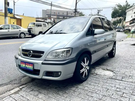 CHEVROLET ZAFIRA 2.0 MPFI ELEGANCE 8V FLEX 4P MANUAL