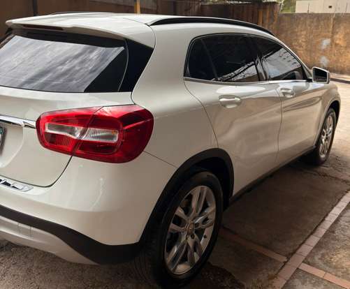 MERCEDES-BENZ-GLA 200-2017