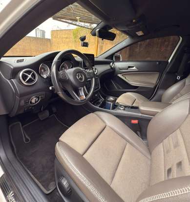 MERCEDES-BENZ-GLA 200-2017