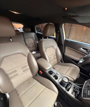 MERCEDES-BENZ-GLA 200-2017