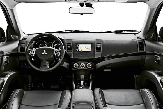 MITSUBISHI OUTLANDER 3.0 GT 4X4 V6 24V GASOLINA 4P AUTOMÁTICO