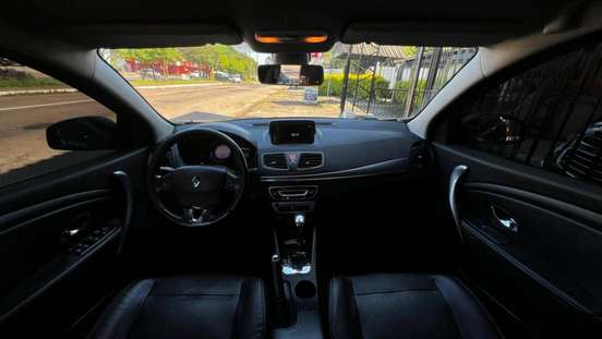 RENAULT-FLUENCE-2.0 DYNAMIQUE PLUS 16V FLEX 4P AUTOMÁTICO RENAULT-FLUENCE-2015