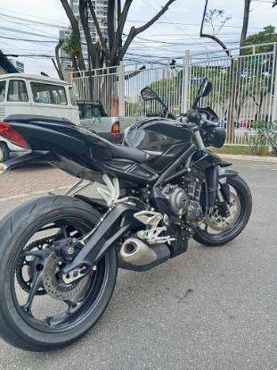 TRIUMPH-STREET TRIPLE 765 S-2019