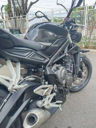 TRIUMPH-STREET TRIPLE 765 S-2019