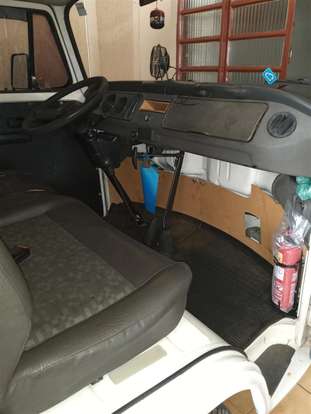 VOLKSWAGEN-KOMBI-2003