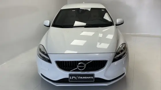VOLVO V40 2.0 T4 MOMENTUM GASOLINA 4P AUTOMÁTICO