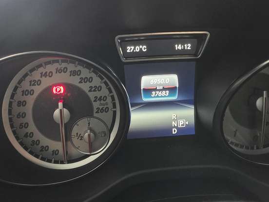 MERCEDES-BENZ-GLA 200-1.6 CGI ADVANCE 16V TURBO FLEX 4P AUTOMÁTICO MERCEDES-BENZ-GLA 200-2015