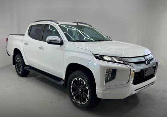 MITSUBISHI L200 TRITON 2.4 16V TURBO DIESEL SPORT HPE CD 4P 4X4 AUTOMÁTICO
