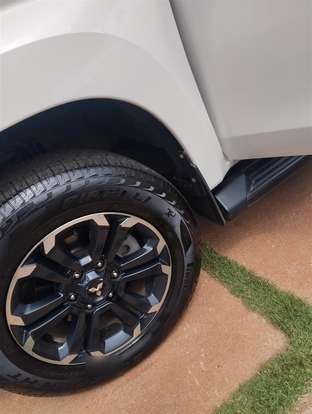 MITSUBISHI-L200 TRITON-2023