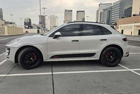 PORSCHE-MACAN-2016