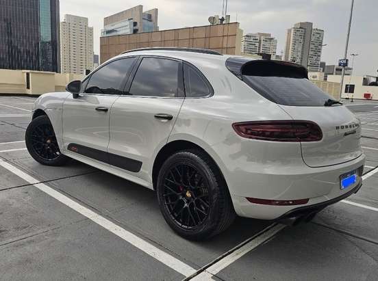 PORSCHE-MACAN-2016