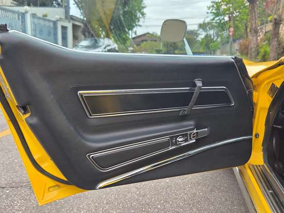 CHEVROLET-CORVETTE-5.7 V8 GASOLINA STINGRAY TARGA AUTOMÁTICO CHEVROLET-CORVETTE-1977