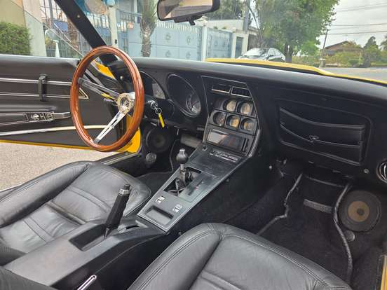 CHEVROLET-CORVETTE-5.7 V8 GASOLINA STINGRAY TARGA AUTOMÁTICO CHEVROLET-CORVETTE-1977