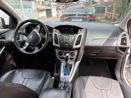 FORD-FOCUS-1.6 SE 16V FLEX 4P POWERSHIFT FORD-FOCUS-2013